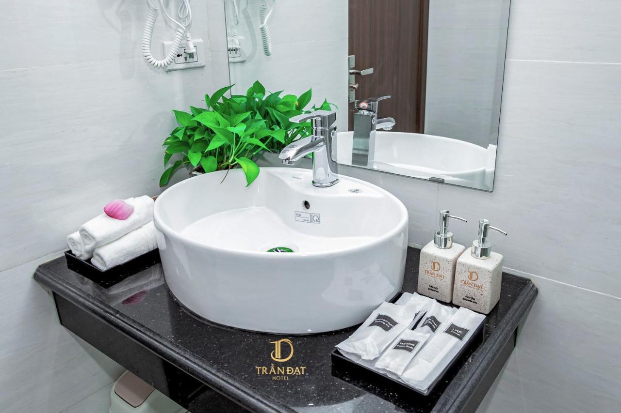 Tran Dat Hotel Hạ Long Exterior foto